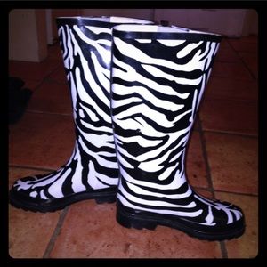 🚫SOLD🚫Rasolli Rain Boots